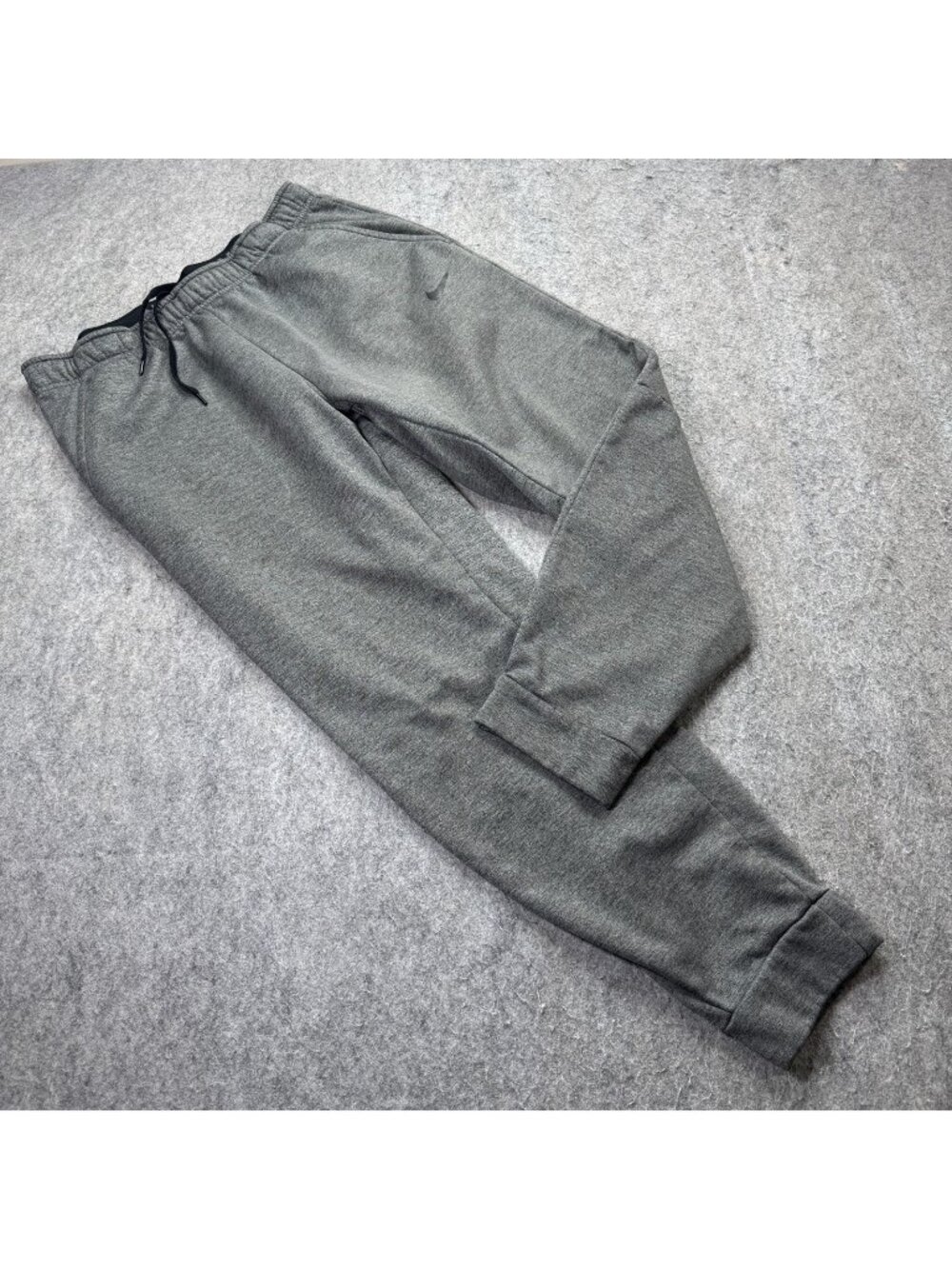 Nike THERMA-FIT Sweatpants Men XL Gray Fleece 29" Tapered Fitness Relaxed